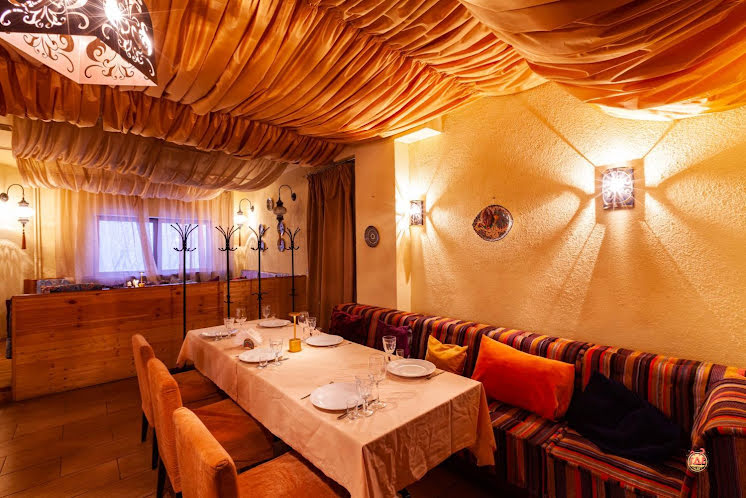 Малый зал в «Чайхана Сезам на Рябиновой» фотография №12