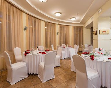  ресторан Особняк в парке Сосновка