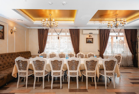 Большой зал в Малый зал