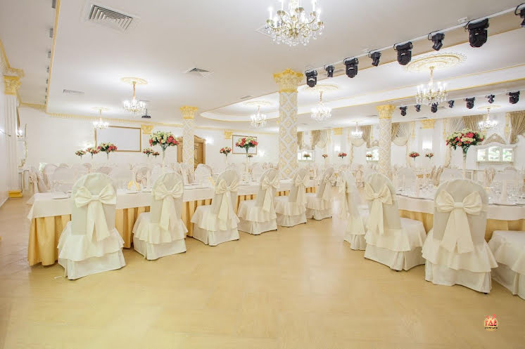 Золотой зал  в «Весенний дворец» фотография №8