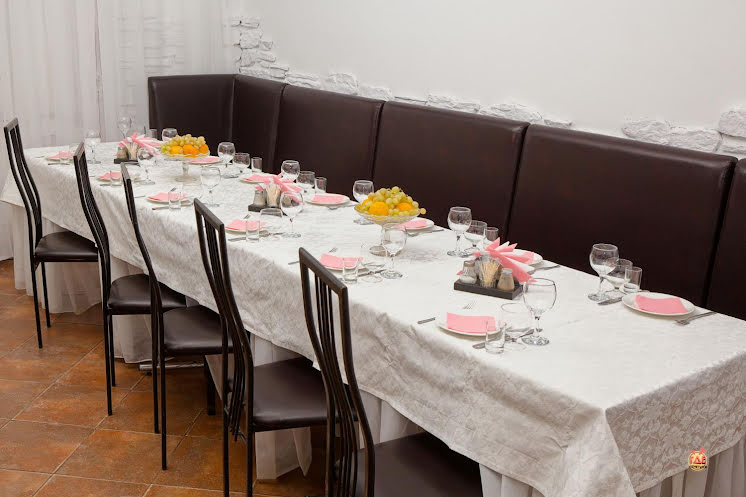 Зал на 30 человек в «Невинный погребок» фотография №16