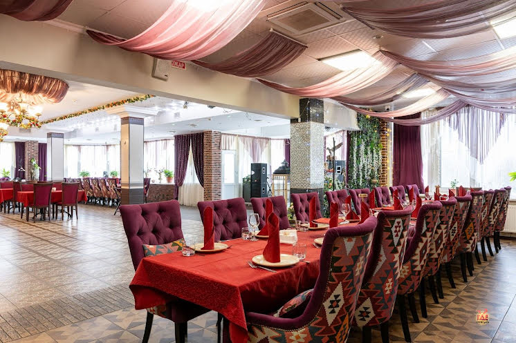 Основной зал в «Нар» фотография №12