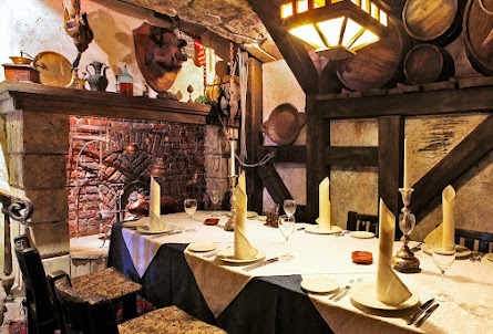 Зал «Погребок» в Зал «Погребок»