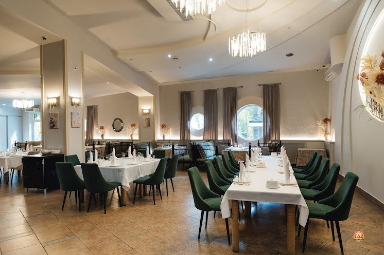 Основной зал в «Махаон» фотография №5