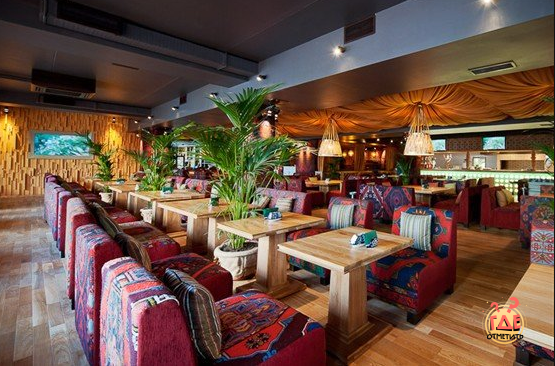 Основной зал в «Тапчан на Радонежского» фотография №4