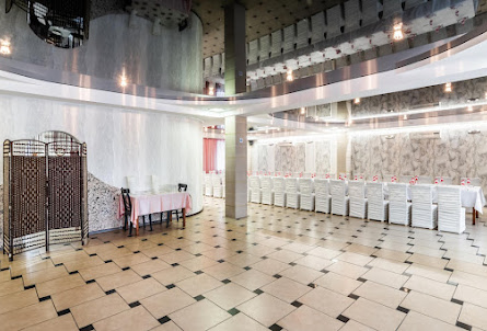 Основной зал в Малый зал 