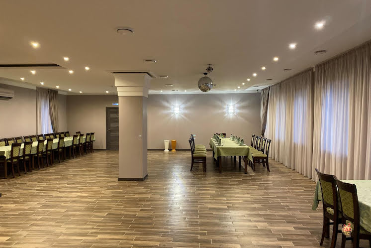 Основной зал в «Вернисаж» фотография №1