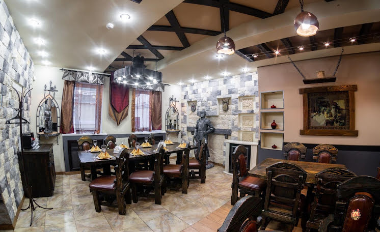 Зал «Рыцарский» в «Старый город» фотография №1