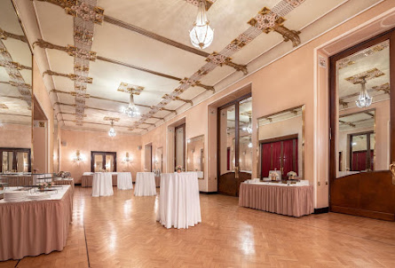 Зал «Зеркальный» в Зал «Тургенев»