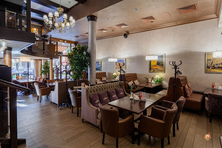 Основной зал в «Vinsent на Мира» фотография №17