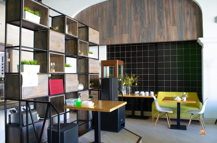 Основной зал в «Бристоль» фотография №16