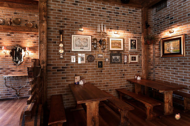 Основной зал в «Место Встречи на Загребском Бульваре» фотография №6