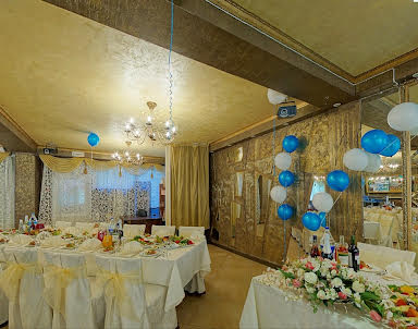 День рождения в Зеркала