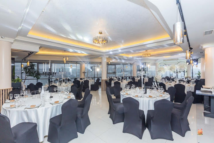 Зал Park restaurant&banquet hall в «Park restaurant&banquet hall» фотография № 1