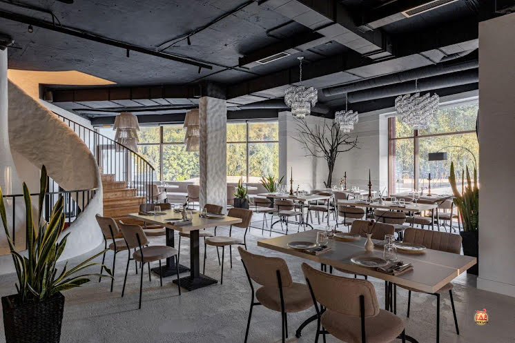 Зона у панорамного окна в «Avgust 13 vostok» фотография №4