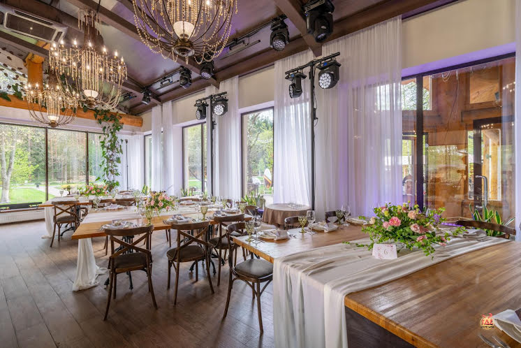 Зал ресторана в «LaFa» фотография №15