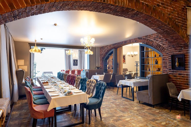 Основной зал в «Иверия на Комарова» фотография №4