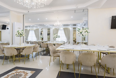 Общий зал  в Малый зал