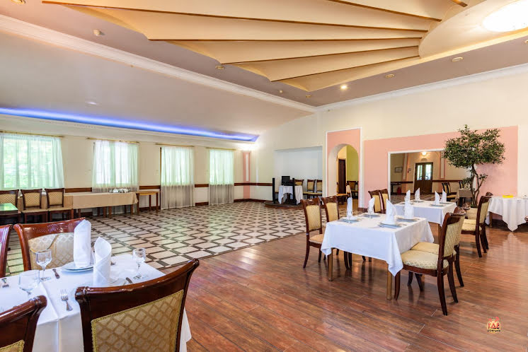 Зал на 120 человек в «Лав» фотография №10