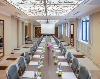  ресторан Crown Hotel St. Petersburg