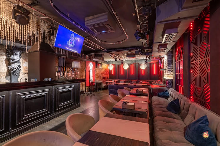 Зал бара в «Бард&Укулеле» фотография №3