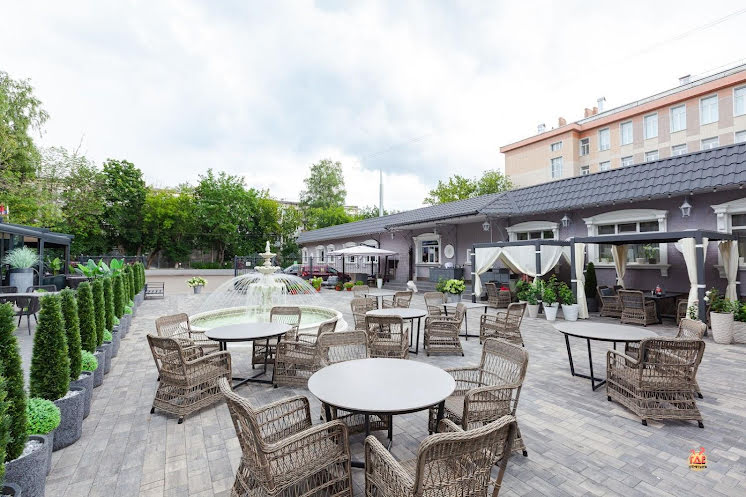 Летняя терраса в «Гранд Фэмили» фотография №1