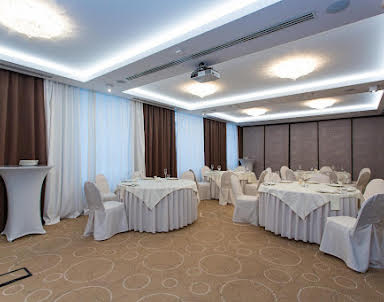  ресторан Рамада