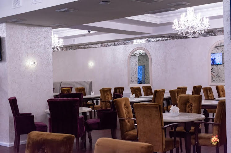 Основной зал в «Gusto» фотография №4