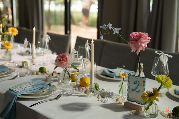 Панорамный зал с террасой на воде в «Берег Желаний» фотография №1