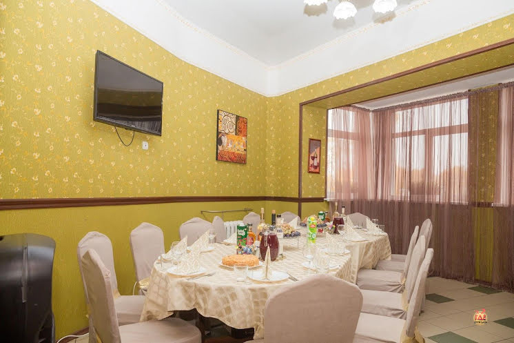 Малый банкетный зал в «Наши Люди» фотография №11