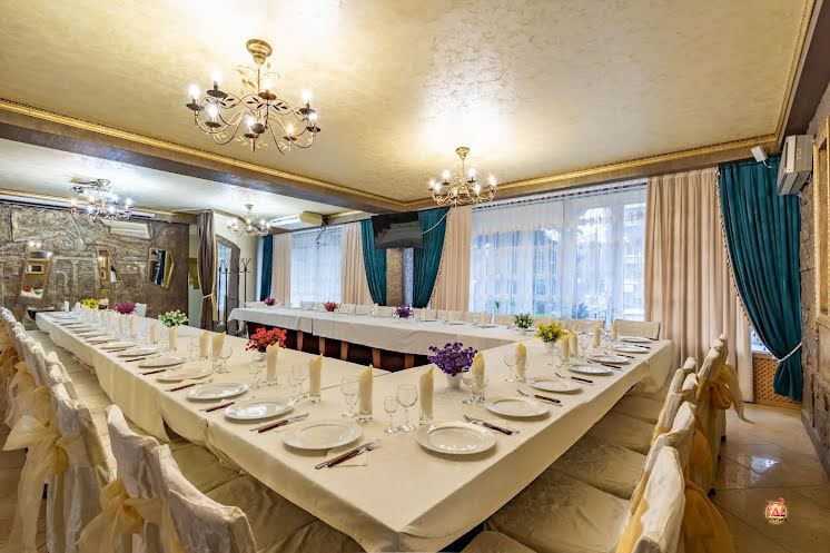 Основной зал в «Зеркала» фотография №18