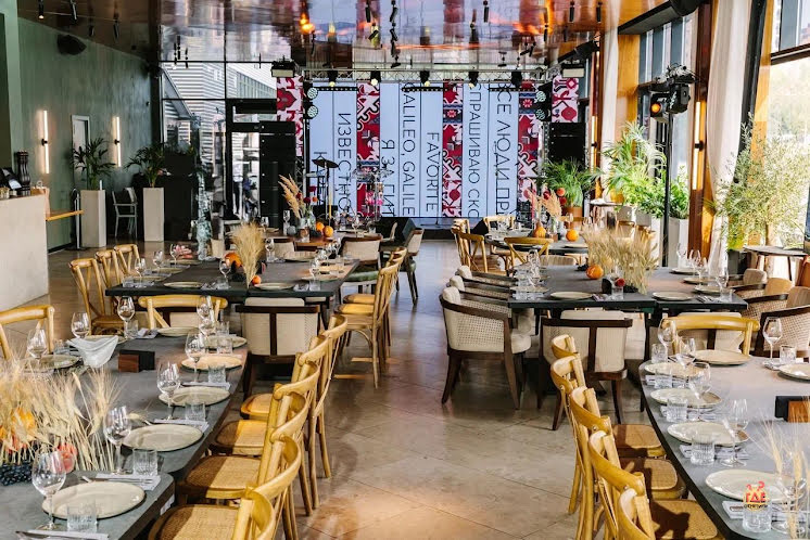 Основной зал в «Mooring» фотография №9