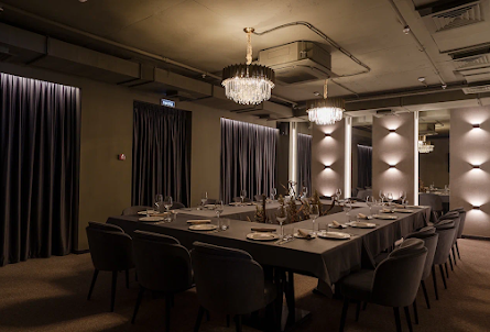 Большой VIP-зал в Малый VIP-зал