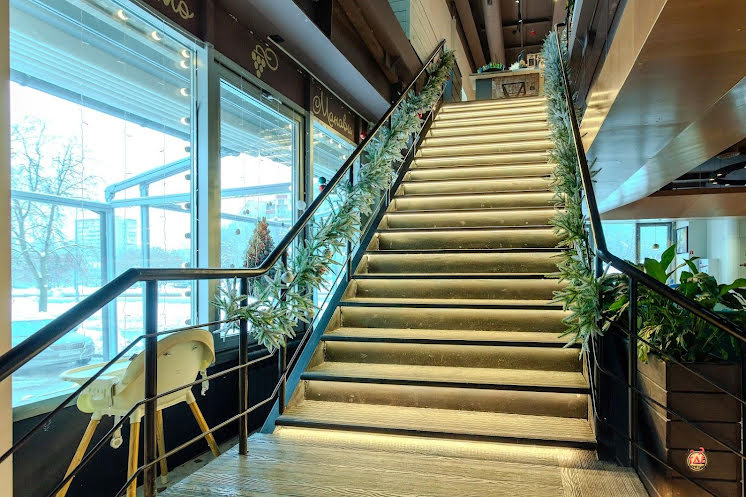 Зал 2 этажа  в «Шато Манави на Профсоюзной» фотография №19