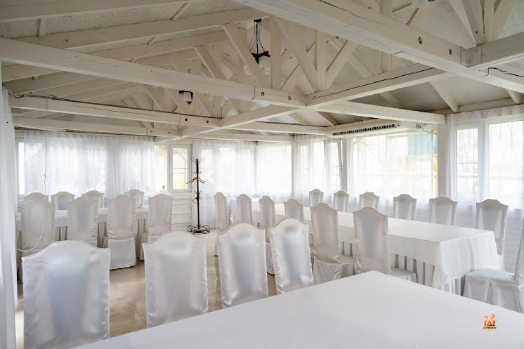 Закрытая беседка в «Голубое Озеро» фотография №1