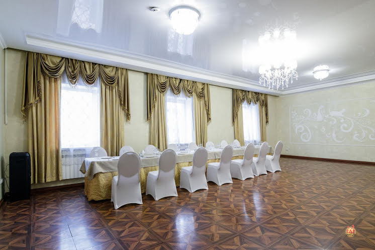Зал «Золотой» в «Сибирская трапеза» фотография №7