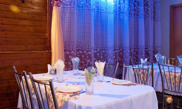 Основной зал в «Канзас» фотография №1