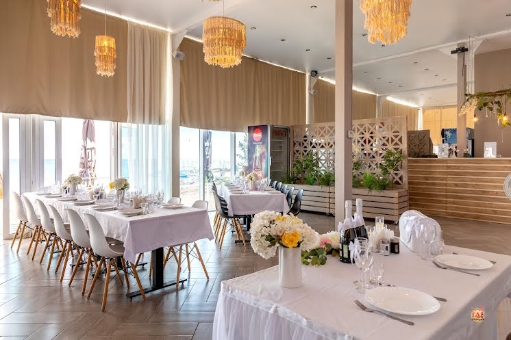 Основной зал в «Ива» фотография №5