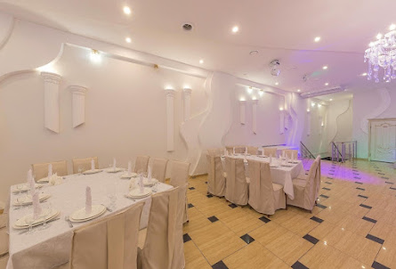 Зал на 150 человек в Зал на 40 человек