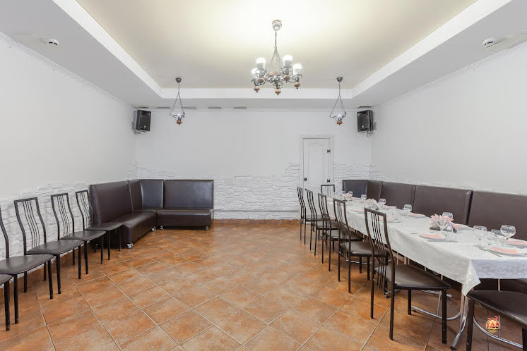 Зал на 30 человек в «Невинный погребок» фотография №9