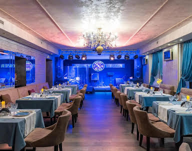  ресторан Noisy River