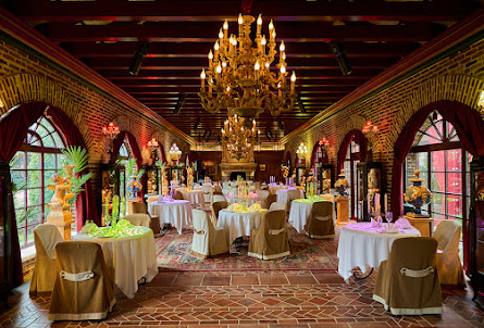 Зал "Галерея" в Зал "Каминный"