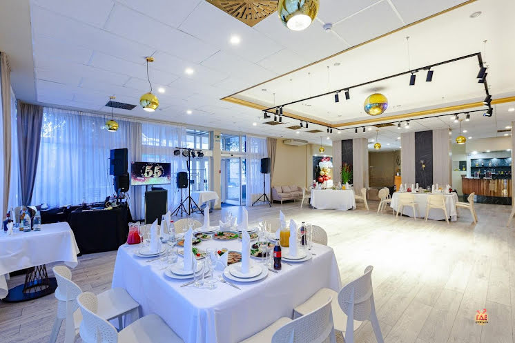 Зал ресторана в «Истра Гарден» фотография №1