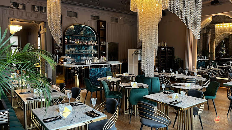 Основной зал в «Osoba gastronomic panorama» фотография № 1