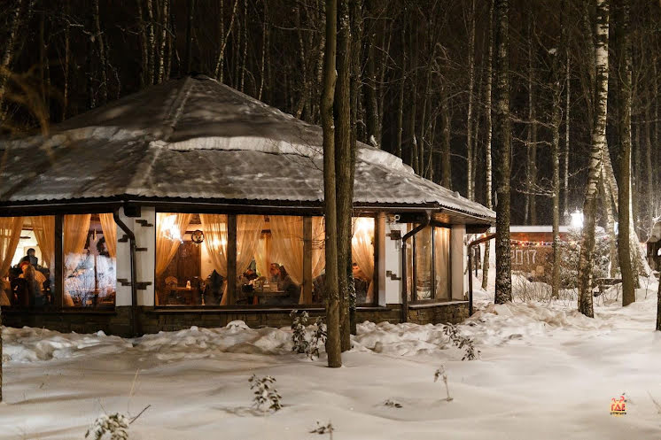 Основной зал в «Загородный ресторан «Берендей»» фотография №5