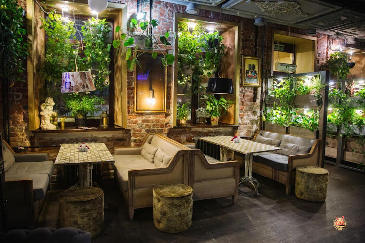 Основной зал  в «Плюш» фотография №4