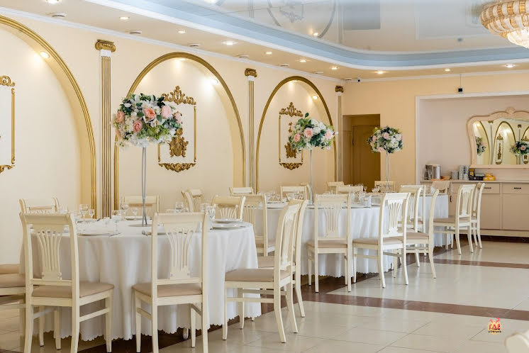 Большой зал в «Версаль» фотография №3