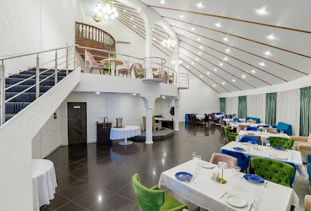 Основной зал в Зал "Зелёный"