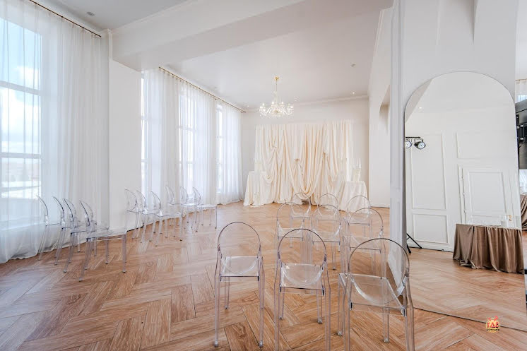 Зал на 2 этаже в «Amore House» фотография №5