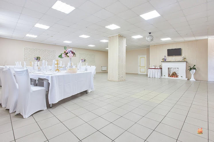 Основной зал в «Уютный» фотография №13